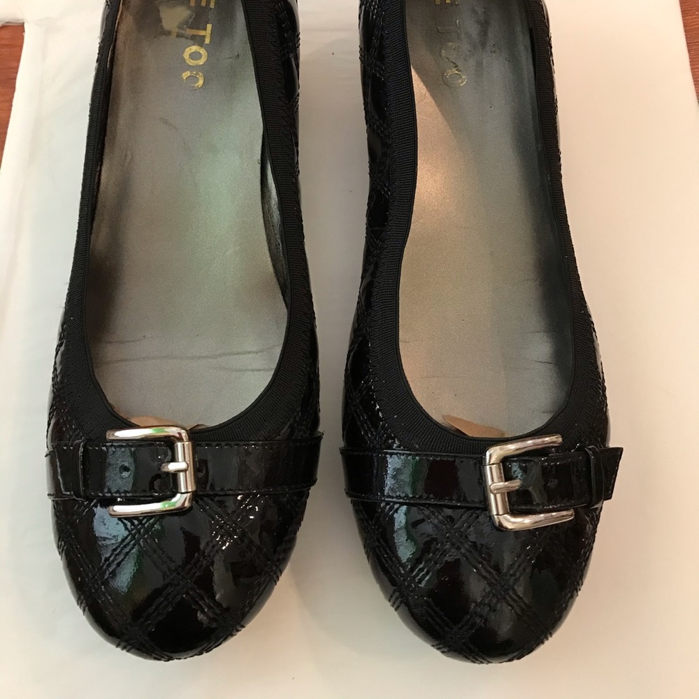 Me too mini wedge shoes